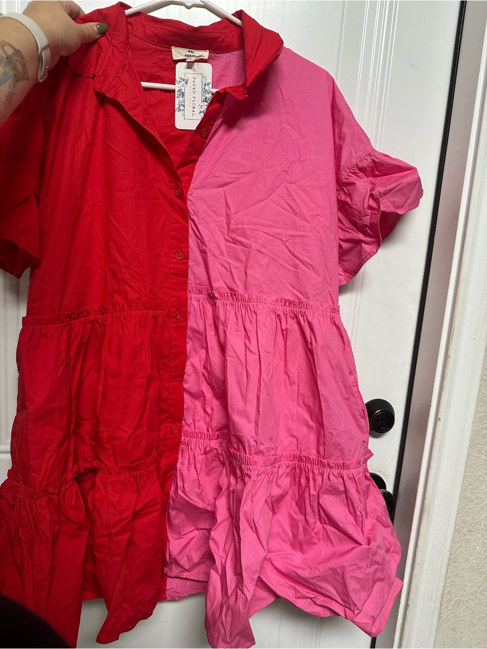 entro Two-Tone Red & Pink Tiered Button Shirt Dress